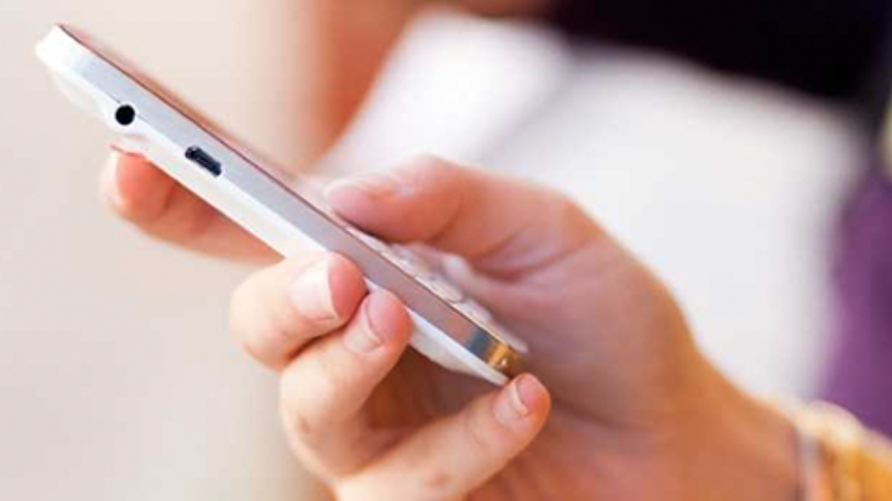 What Positive Features Do China Mobile's eSIM Technology Offer?